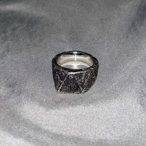 Pyramid Ring size 13